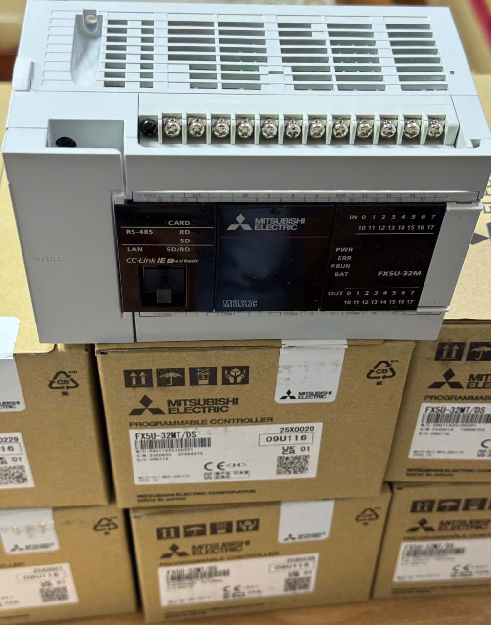 PLC MITSUBISHI FX5U-32MT/DS