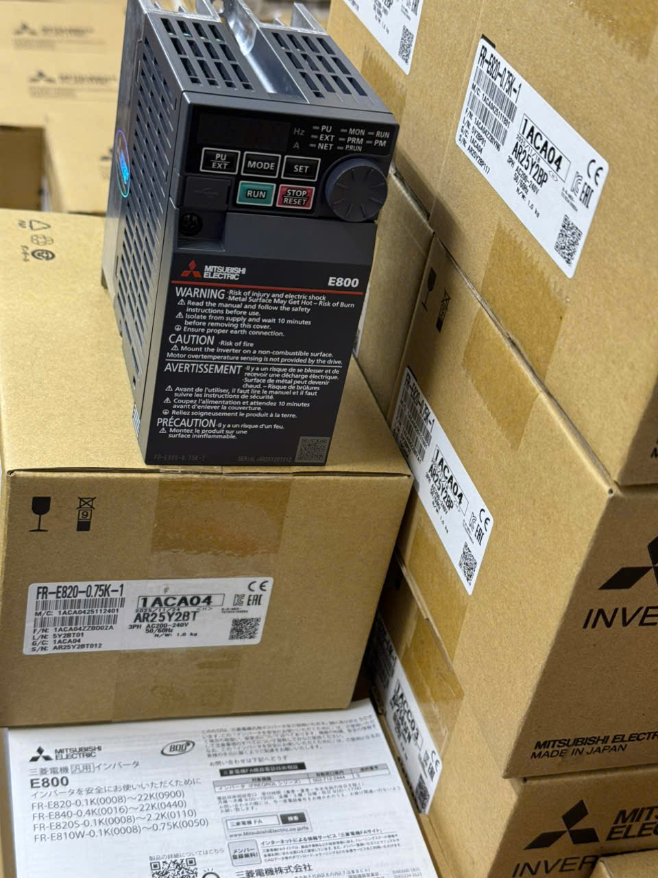 BIẾN TẦN MITSUBISHI FR-E820-0.75K-1