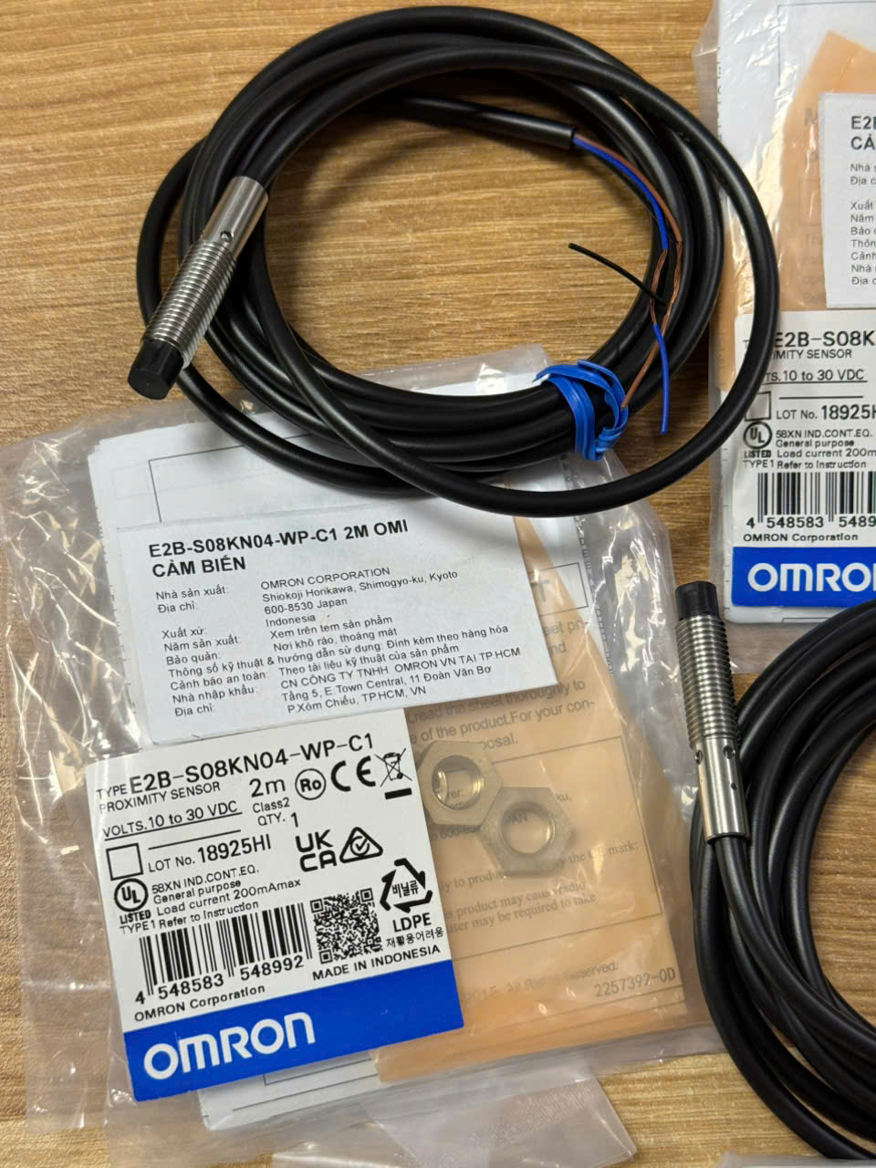 CẢM BIẾN OMRON E2B-S08KN04-WP-C1