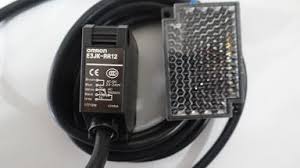 Cảm biến E3JK-RR11-C 2M Cảm biến E3JK-RR11-C 2M